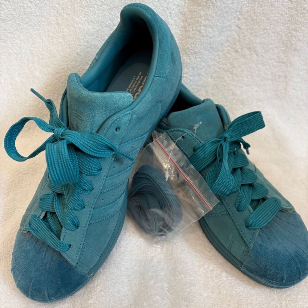 NEW Adidas Original Superstar Women's Size 9 CG6006